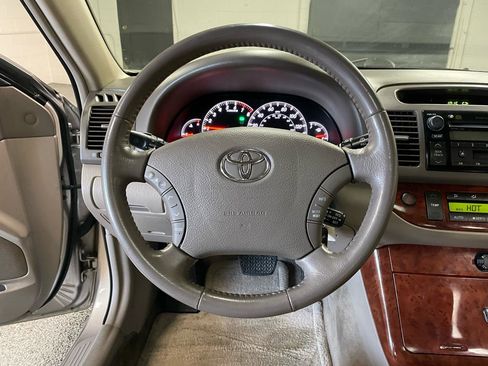 Used 2005 Toyota Camry XLE image 14