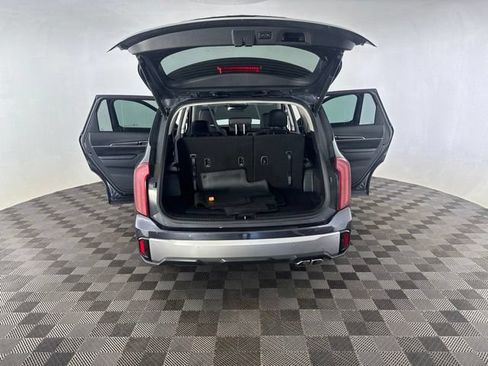 Certified 2025 Kia Telluride S FWD image 17