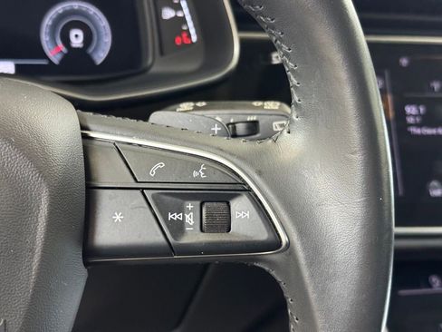 Used 2019 Audi Q8 Prestige w/ Luxury Package image 41