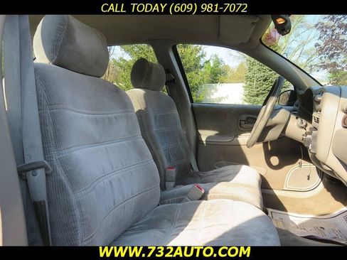 Used 1997 Chevrolet Lumina w/ Preferred Equipment Group 1 FWD image 7