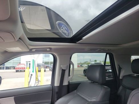Used 2025 Ford Expedition Active AWD/4WD image 20