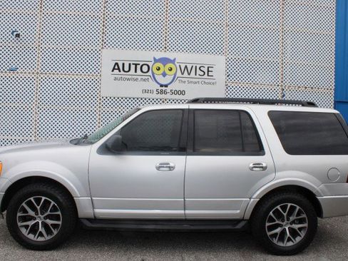 Used 2016 Ford Expedition XLT w/ Equipment Group 202A RWD image 32