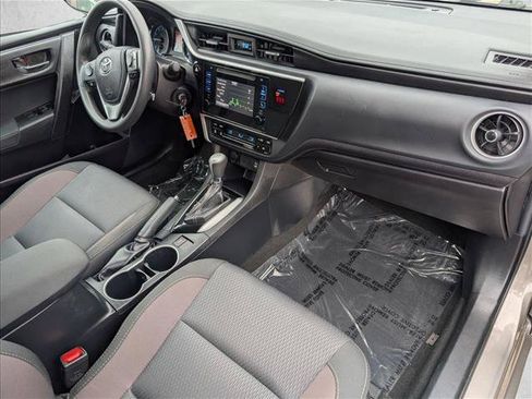 Used 2018 Toyota Corolla LE FWD image 19