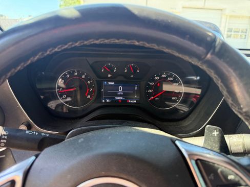 Used 2020 Chevrolet Camaro LT RWD image 10