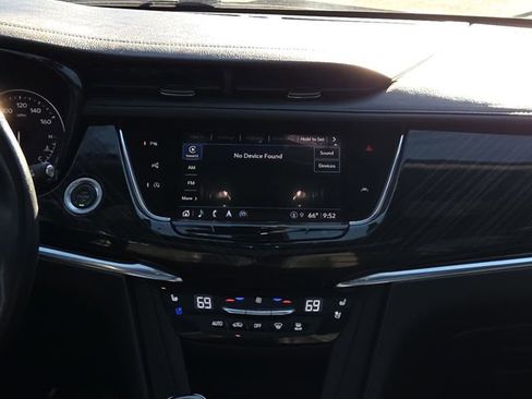 Used 2023 Cadillac XT6 Premium Luxury w/ Technology Package FWD image 12