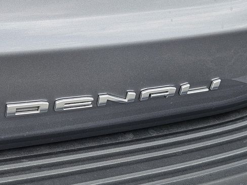 Used 2022 GMC Yukon XL Denali AWD/4WD image 35