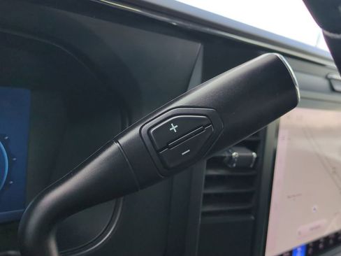 Certified 2025 Ford F350 Lariat w/ Black Appearance Package image 35