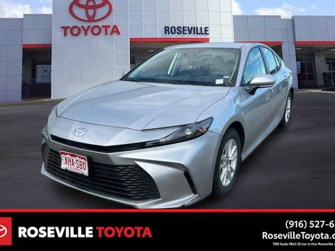 Used 2025 Toyota Camry LE image 1