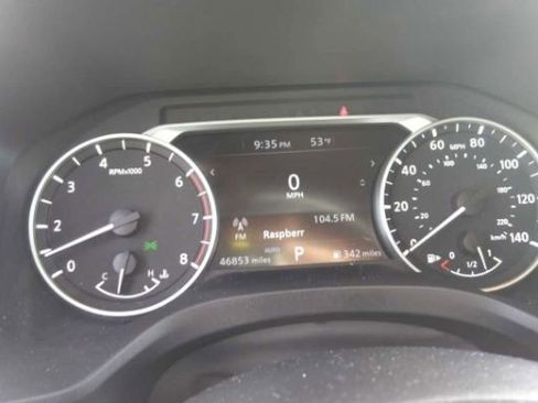 Used 2023 Nissan Rogue S image 4