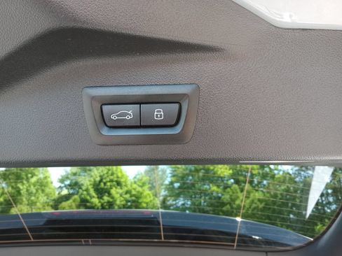Used 2024 BMW X5 xDrive40i w/ M Sport Package AWD/4WD image 26
