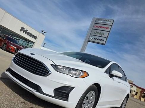 Used 2019 Ford Fusion S image 1
