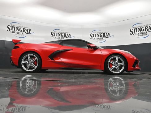 Used 2023 Chevrolet Corvette Stingray Premium Conv w/ Z51 Performance Package RWD image 33