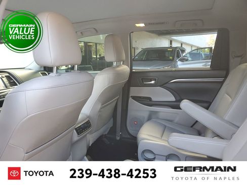 Used 2014 Toyota Highlander Limited Platinum image 21