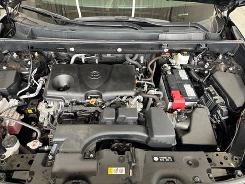 Used 2023 Toyota RAV4 XLE Premium AWD/4WD image 28