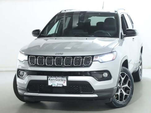 Used 2025 Jeep Compass Limited AWD/4WD image 3