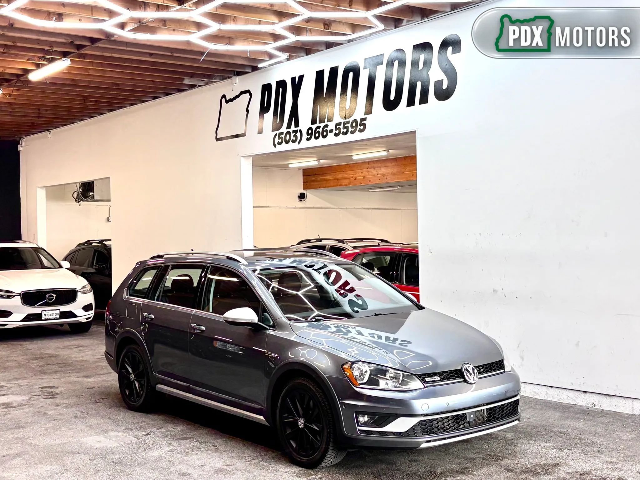 Used 2017 Volkswagen Golf Alltrack SE AWD/4WD image 1