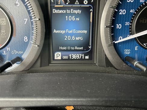 Used 2015 Toyota Sienna XLE image 16