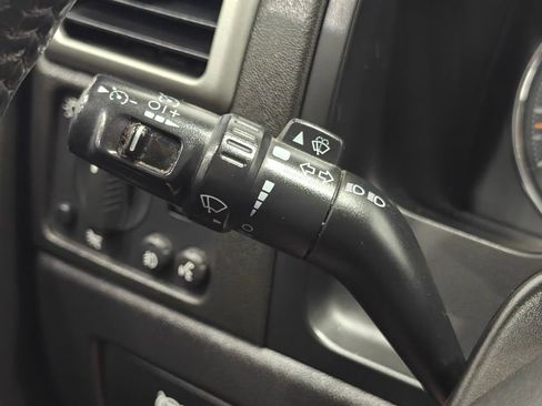Used 2012 GMC Canyon SLE AWD/4WD image 12