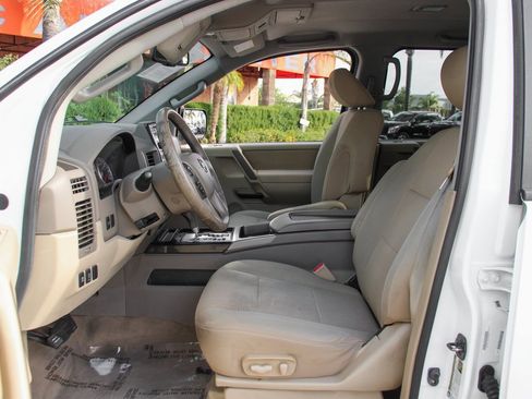 Used 2013 Nissan Titan SV w/ SV Value Truck Pkg image 16