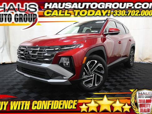 Used 2025 Hyundai Tucson Limited AWD/4WD image 1