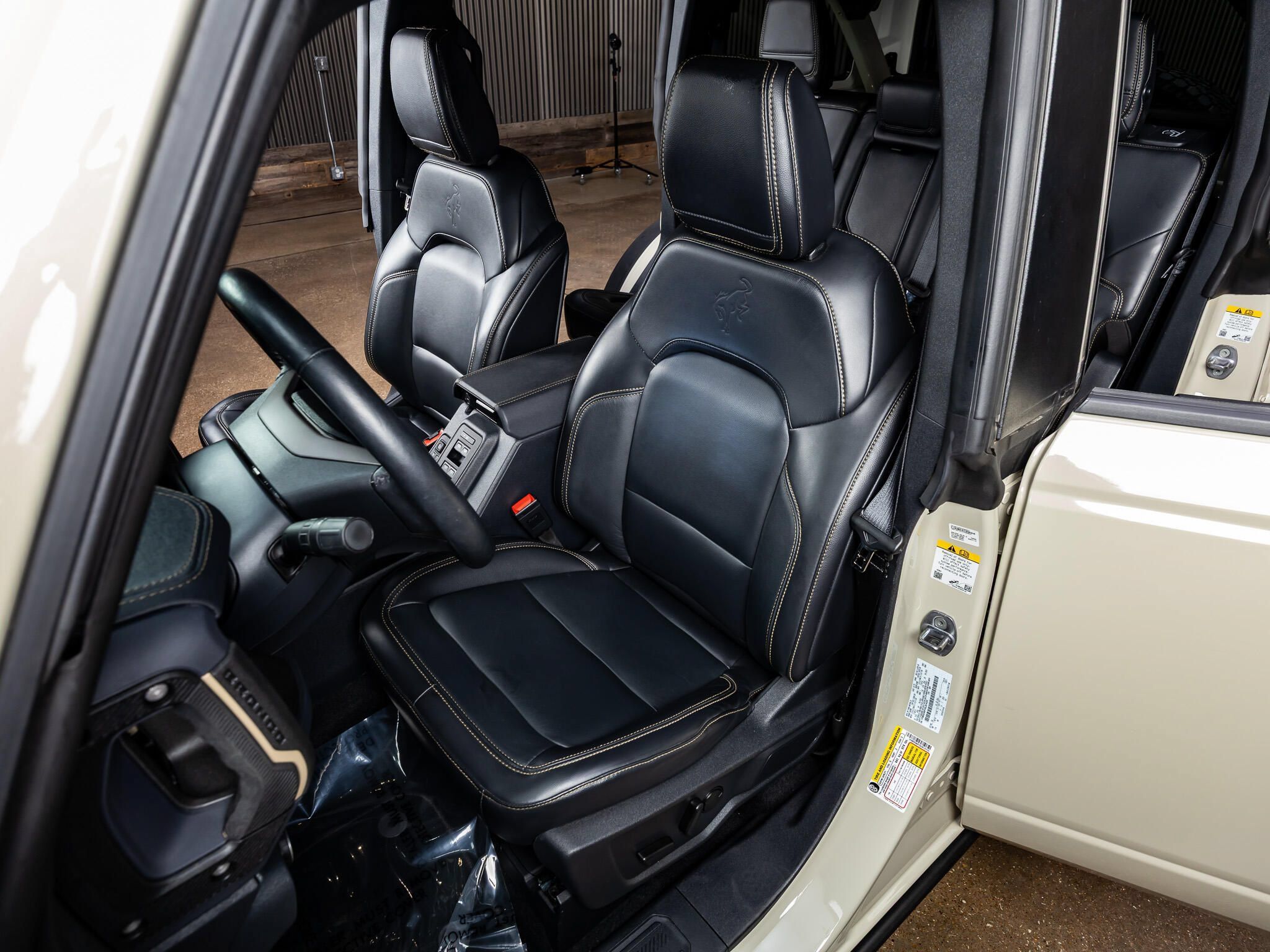 Used 2025 Ford Bronco Badlands AWD/4WD image 28