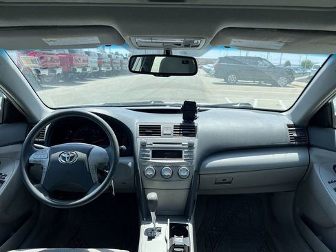 Used 2010 Toyota Camry LE FWD image 25