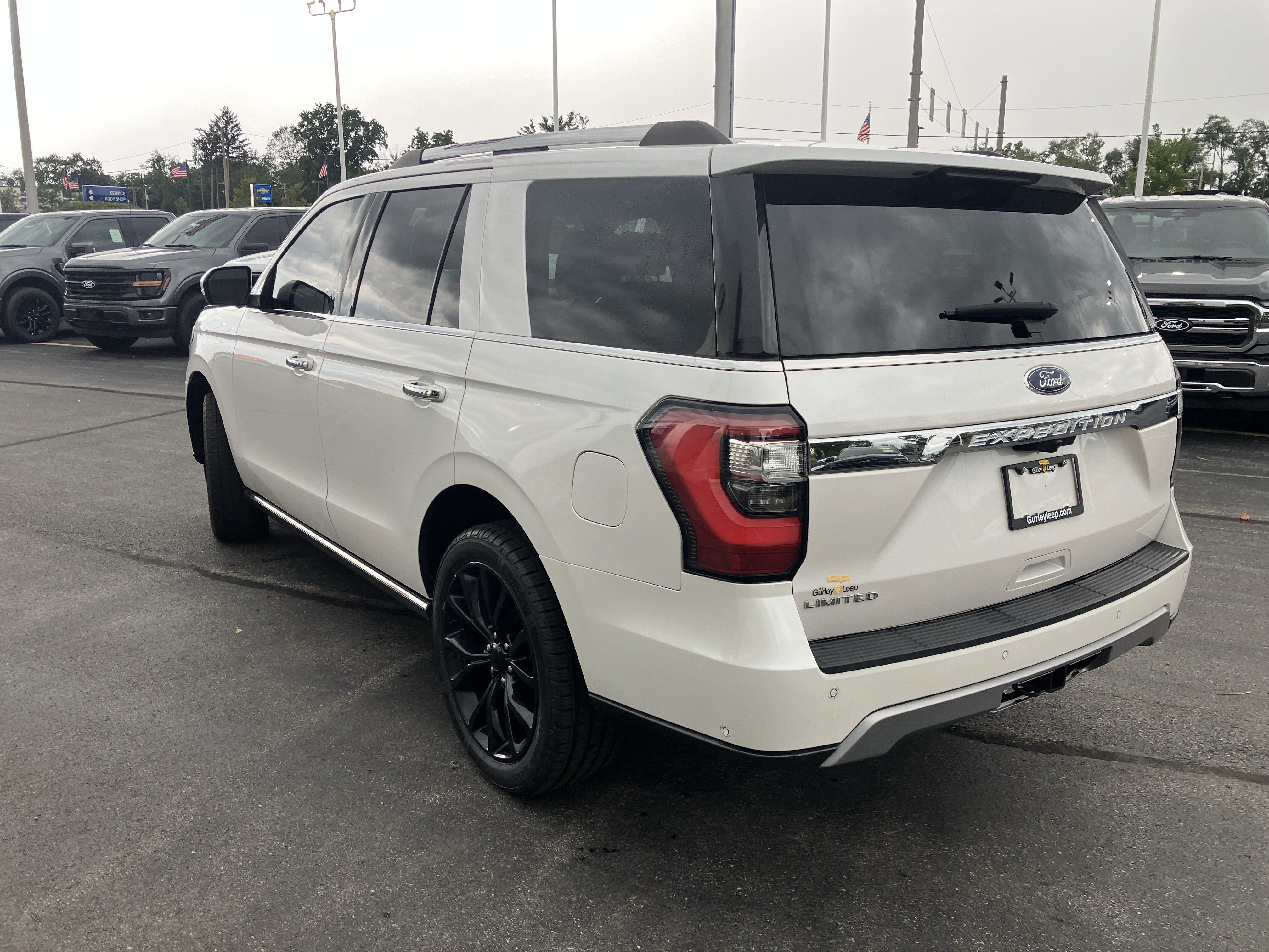 Used 2019 Ford Expedition Limited w/ Equipment Group 302A AWD/4WD image 5