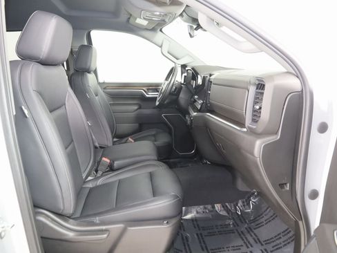 Used 2022 Chevrolet Silverado 1500 LT image 12