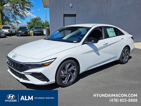 New 2025 Hyundai Elantra Sport image 3