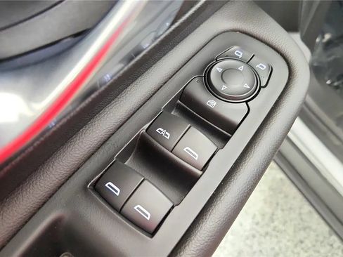 Used 2023 GMC Terrain SLT FWD image 29