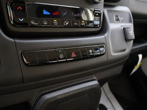 New 2026 RAM ProMaster 2500 w/ Premium Convenience Group FWD image 35