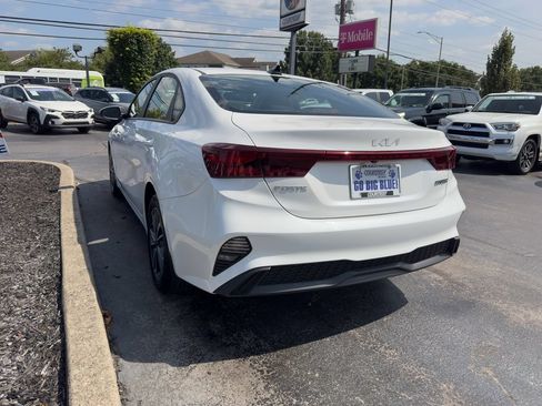 Used 2024 Kia Forte LXS w/ LXS Technology Package FWD image 5