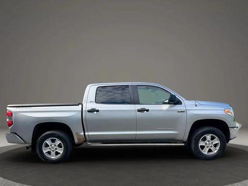Used 2014 Toyota Tundra SR5 w/ SR5 Upgrade Package AWD/4WD image 9