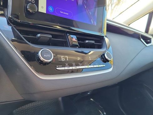 Used 2025 Toyota Corolla LE image 20