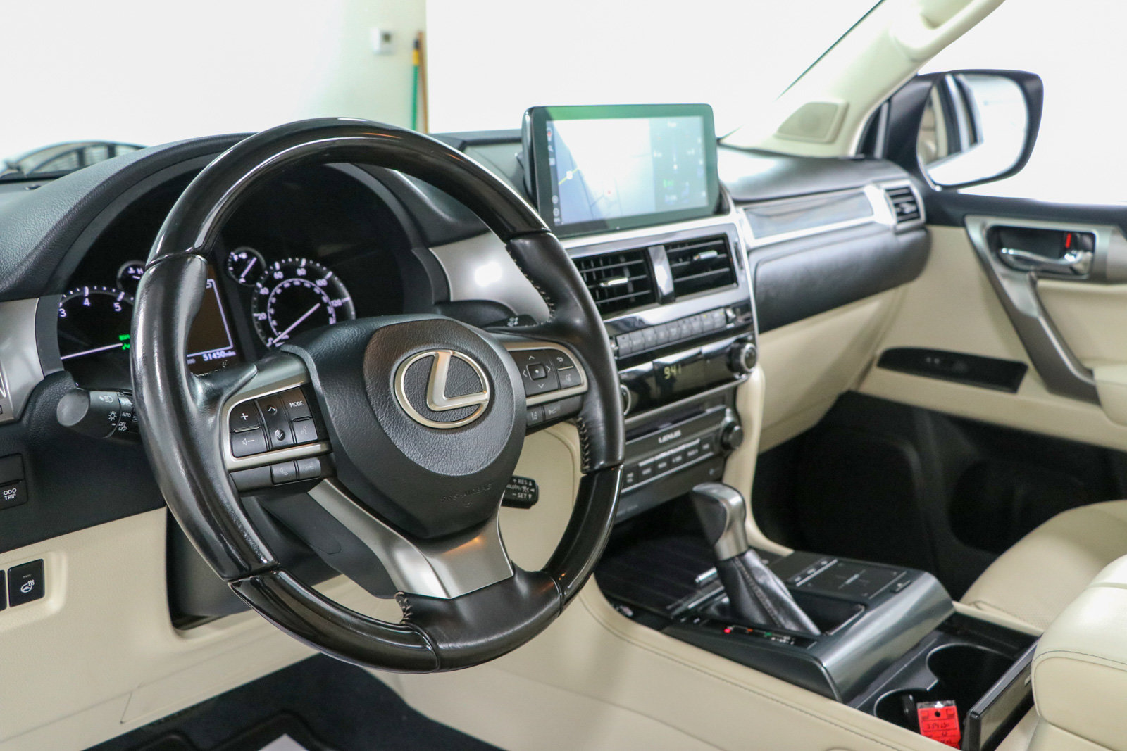 Used 2023 Lexus GX 460 Premium w/ Premium Package AWD/4WD image 24