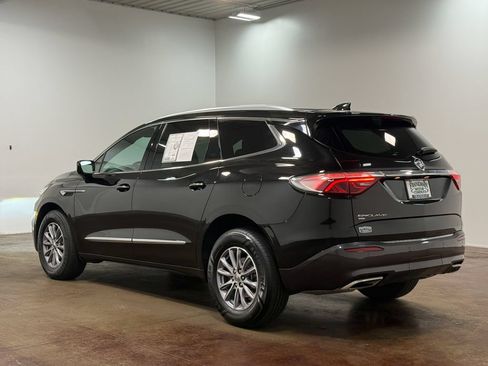 Used 2023 Buick Enclave Essence AWD/4WD image 5