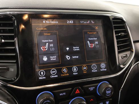 Used 2020 Jeep Grand Cherokee Limited RWD image 8