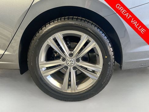 Used 2019 Volkswagen Jetta R-Line FWD image 30