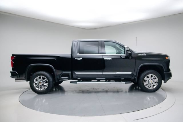 New 2026 Chevrolet Silverado 2500 High Country w/ Technology Package AWD/4WD image 9