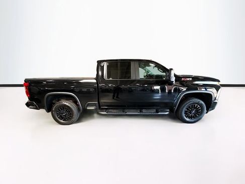 Used 2022 Chevrolet Silverado 2500 LT w/ Midnight Edition AWD/4WD image 5