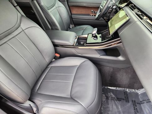 Used 2024 Land Rover Range Rover Sport SE image 9