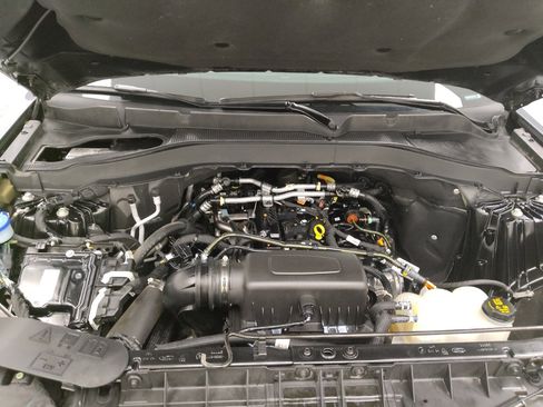 Used 2022 Ford Explorer XLT image 30
