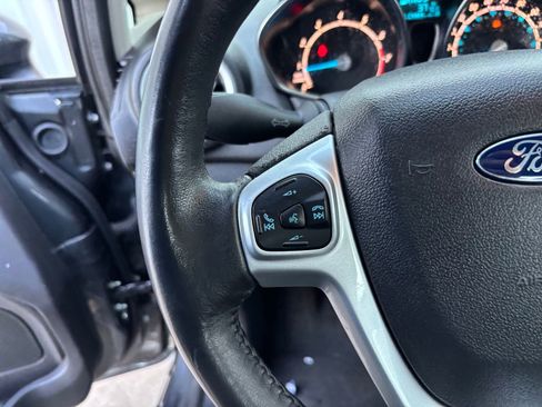 Used 2015 Ford Fiesta SE image 17