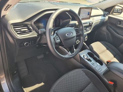 Certified 2023 Ford Escape Active w/ Cold Weather Package FWD image 9