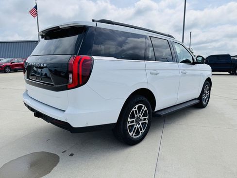 Used 2025 Ford Expedition Active AWD/4WD image 40
