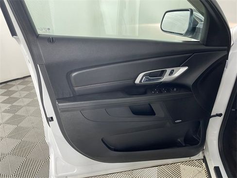 Used 2017 GMC Terrain SLT image 16