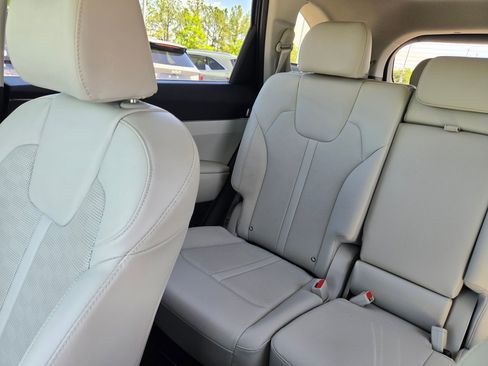 Used 2025 Kia Sorento S w/ Panoramic Sunroof Package FWD image 12