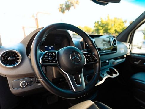 Used 2022 Mercedes-Benz Sprinter 3500 image 13