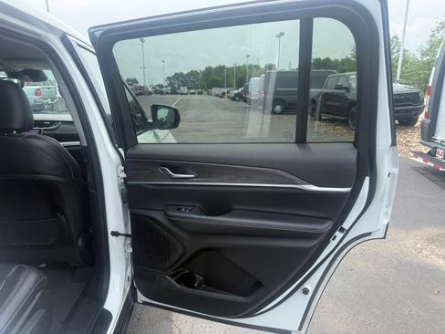 Used 2023 Jeep Grand Cherokee L Limited AWD/4WD image 53