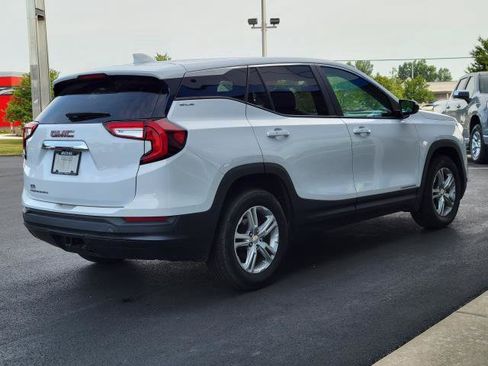 Used 2022 GMC Terrain SLE w/ LPO, Floor Liner Package FWD image 3